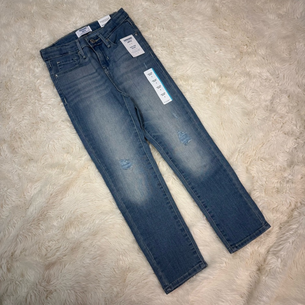 NEW Denizen from Levi’s High Rise Skinny Jeans